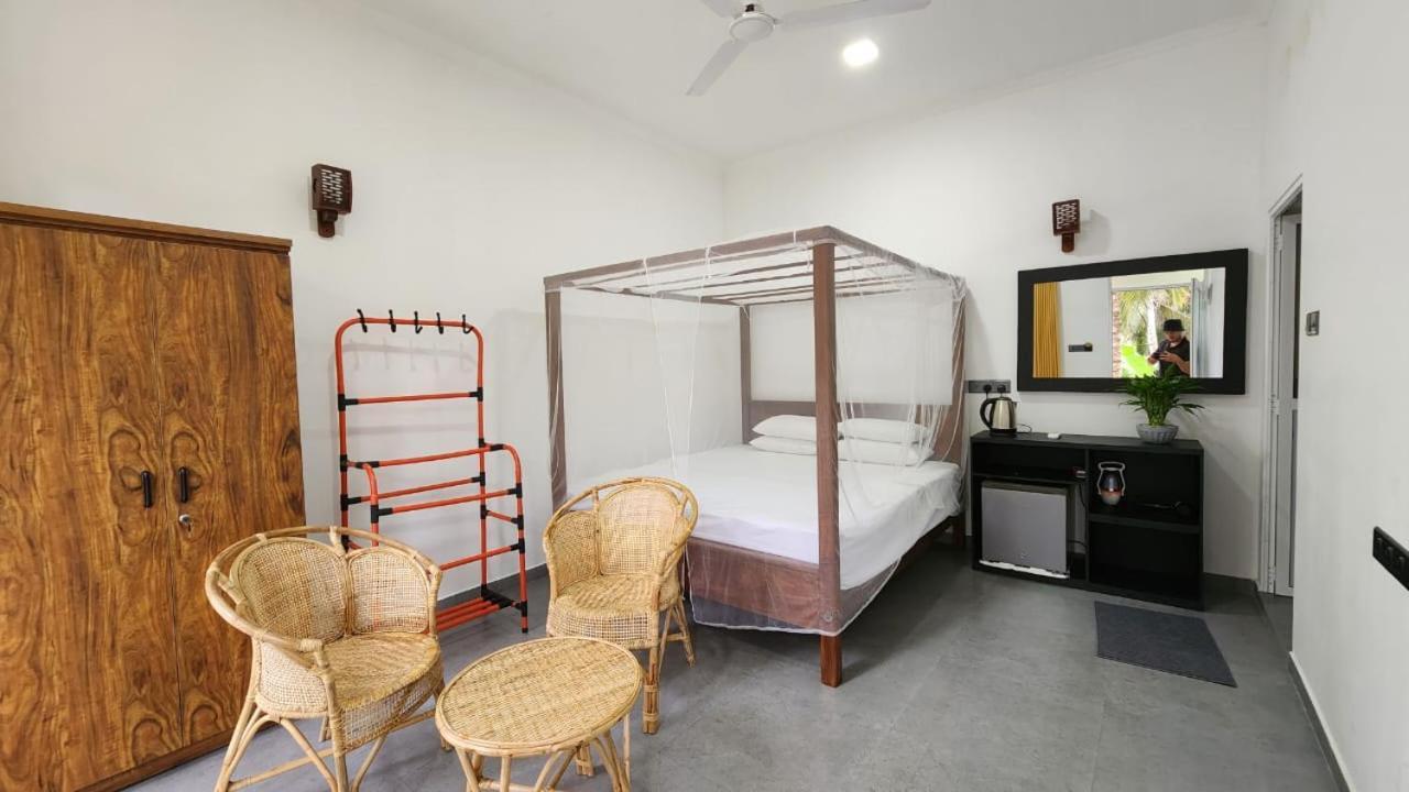 ディックウェラ E Seven House Bed & Breakfast エクステリア 写真