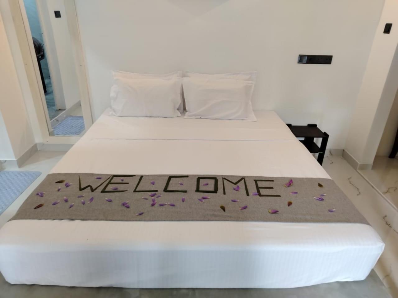 ディックウェラ E Seven House Bed & Breakfast エクステリア 写真